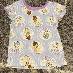Frozen pj shirt size 6 no rips or stains